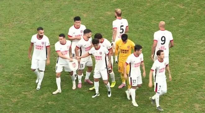 壹号娱乐官网关于游泳大奖赛焦点战：钱塘麒麟队逆转川蜀旋风队，客场强势带走胜利。禁区内连续解围的信息